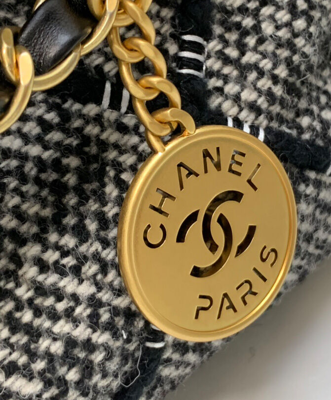 Chanel 22 Handbag