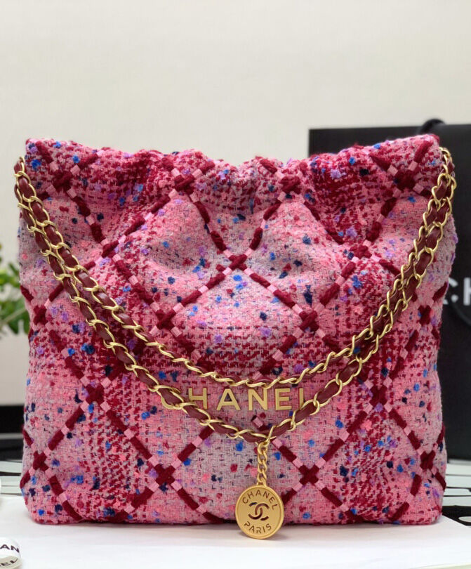 Chanel 22 Handbag