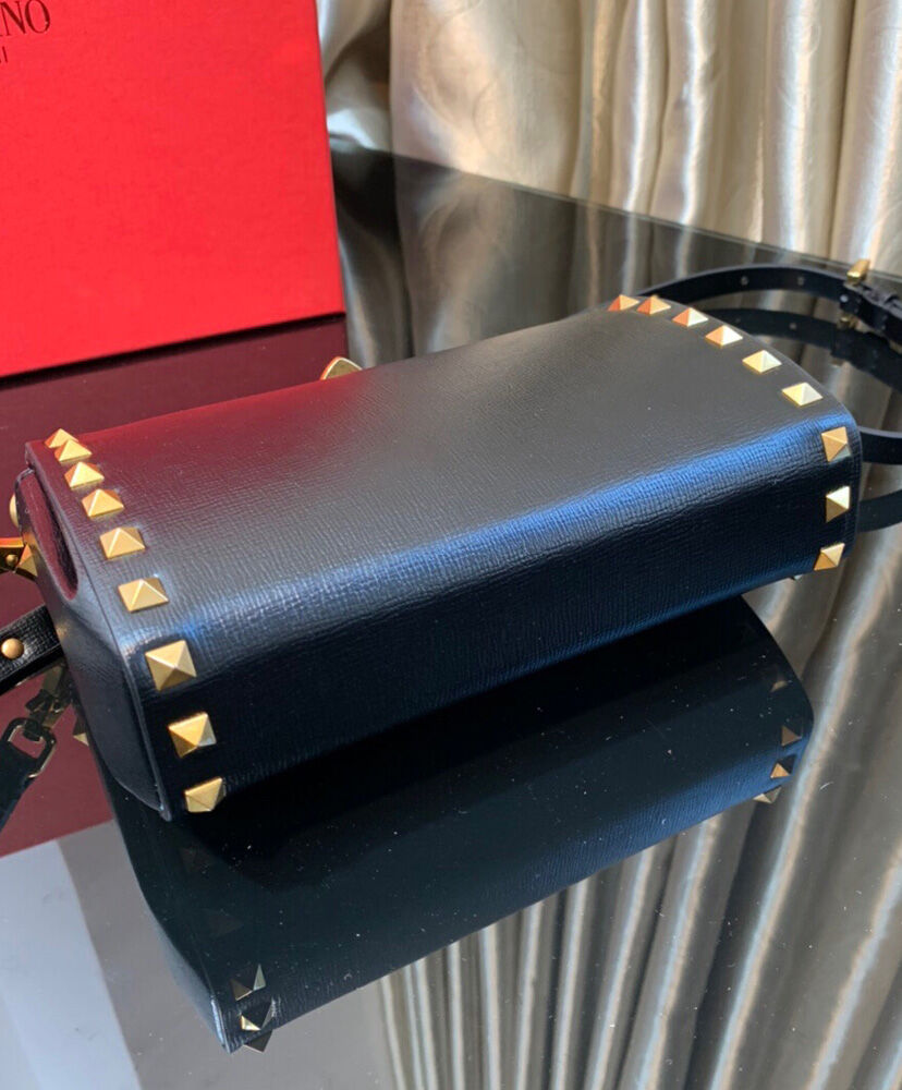 Rockstud Alcove Grainy Calfskin Clutch