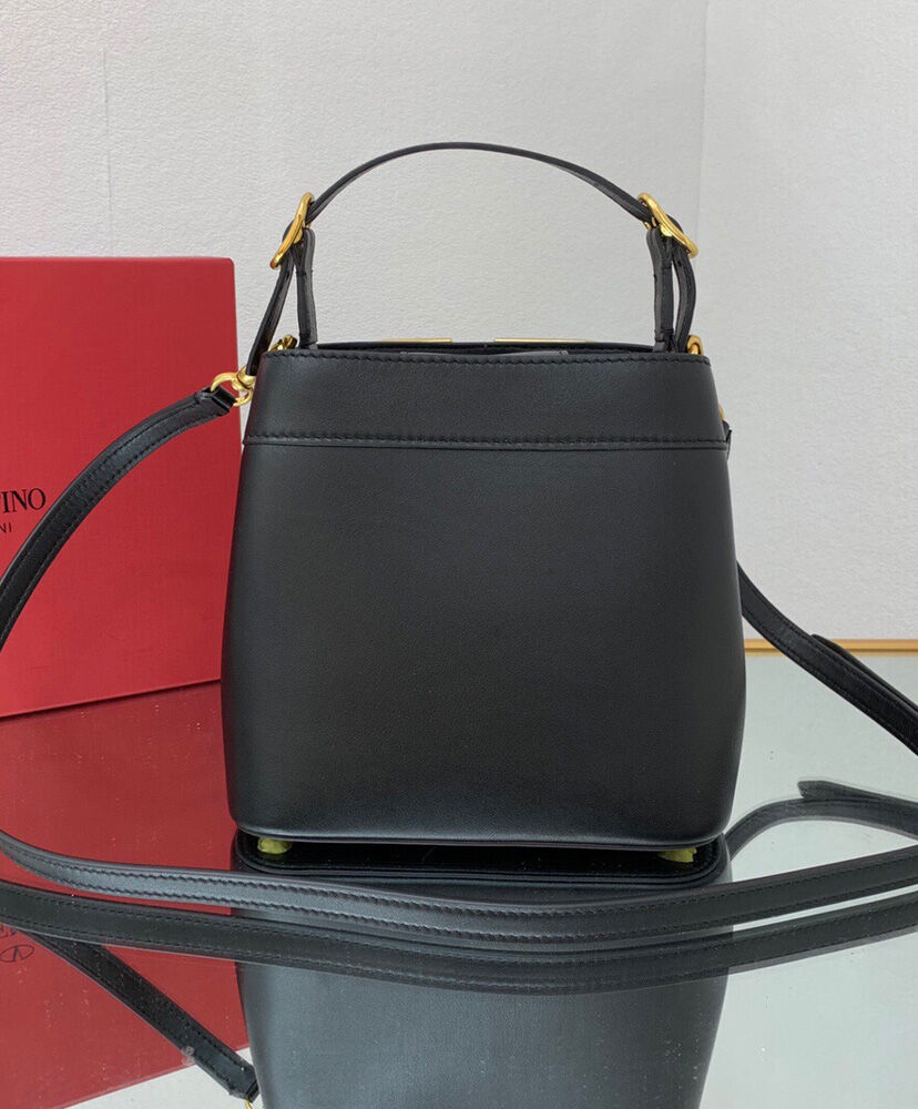 Supervee Leather Bucket Bag