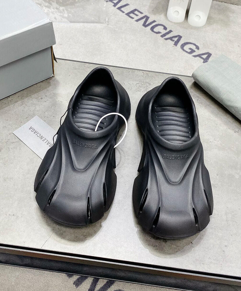 Mold Closed Rubber Sandals