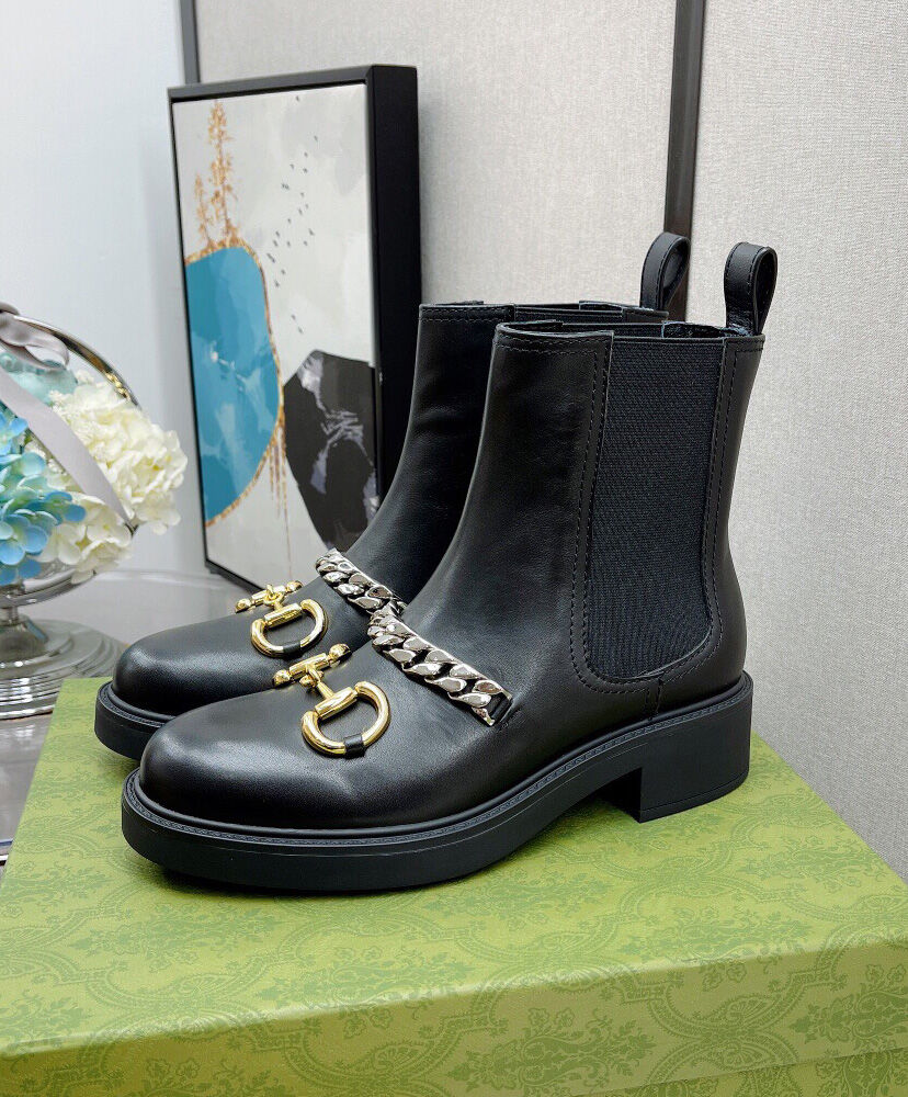 Women's Chelsea Boot With Chain