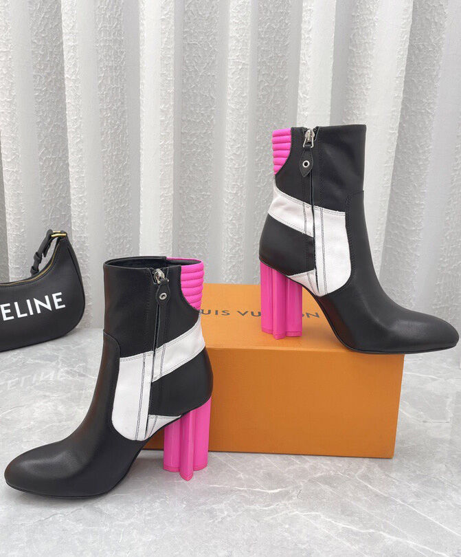 Silhouette Ankle Boot