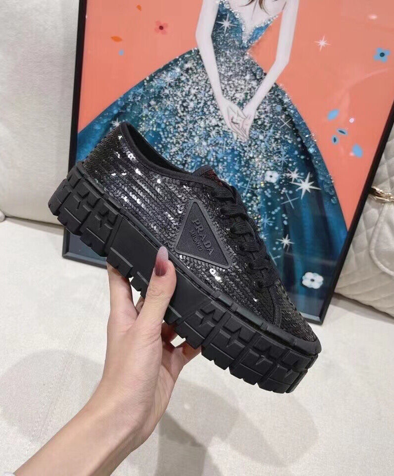 Double Wheel Sequin Sneakers