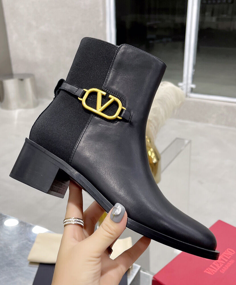Vlogo Signature Calfskin Ankle Boot 30MM